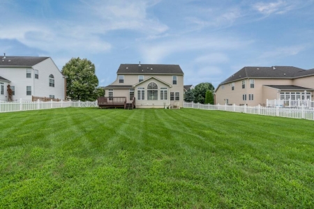 Why Eco-Friendly Lawn Care Is the Smart Choice for Tennessee Homeowners